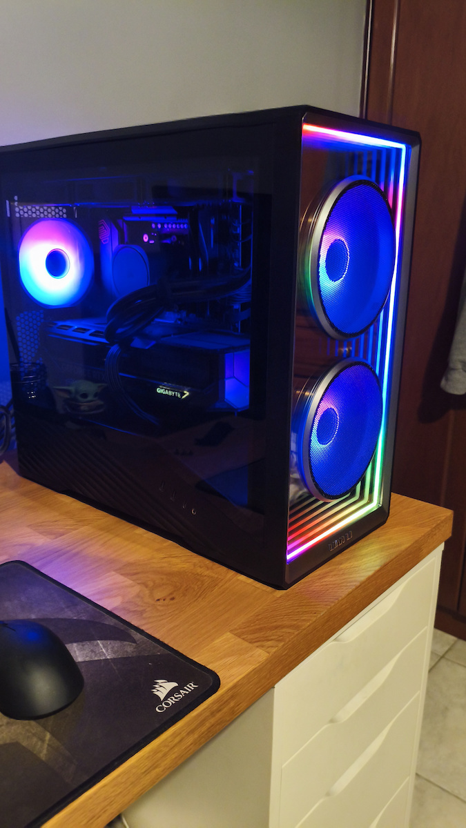 Lian Li Vector V150 Gaming Mini-Turm Computergehäuse mit Seitenfenster Schwarz