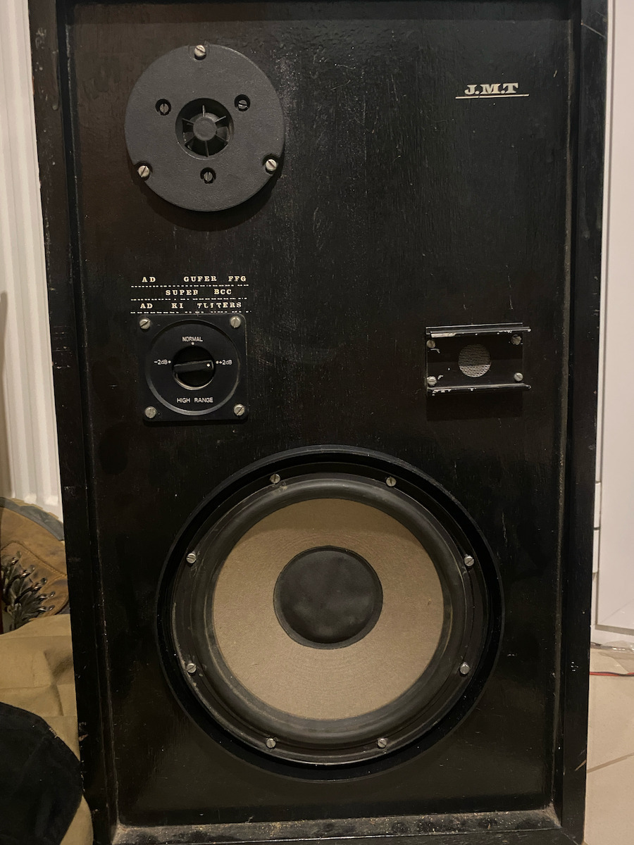 Auto-Connect Speaker Grill