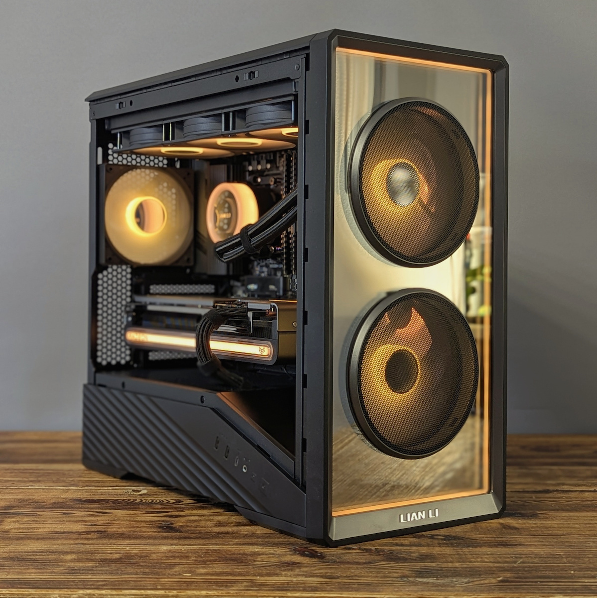 Lian Li Vector V150 Gaming Mini-Turm Computergehäuse mit Seitenfenster Schwarz