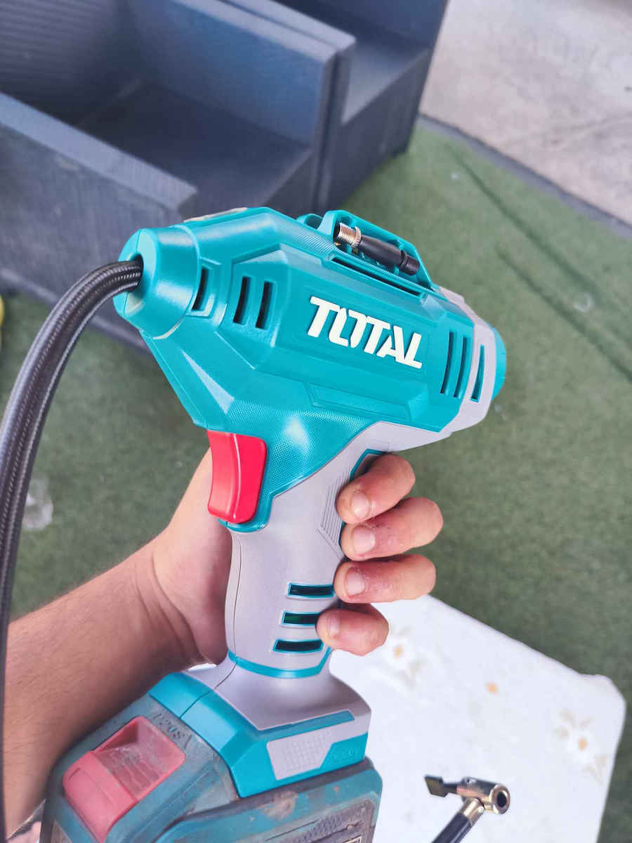Total Car Tire Pump 150PSI Rechargeable Without Battery 20V