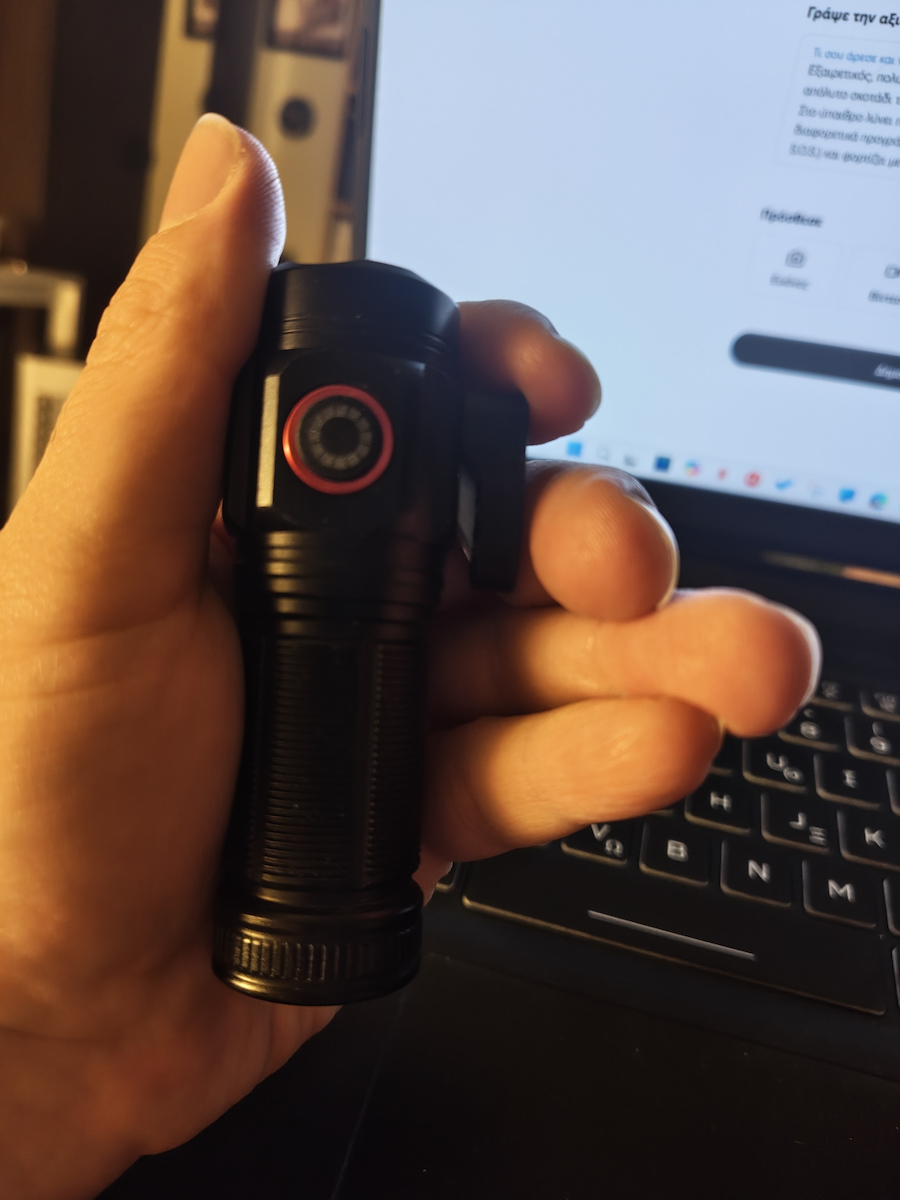 Επαναφορτιζόμενος Φακός LED IPX8 με Μέγιστη Φωτεινότητα 3000lm