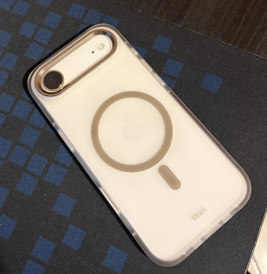 Etteri Icy Mag Back Cover Silicone / Plastic Gold (iPhone Air)
