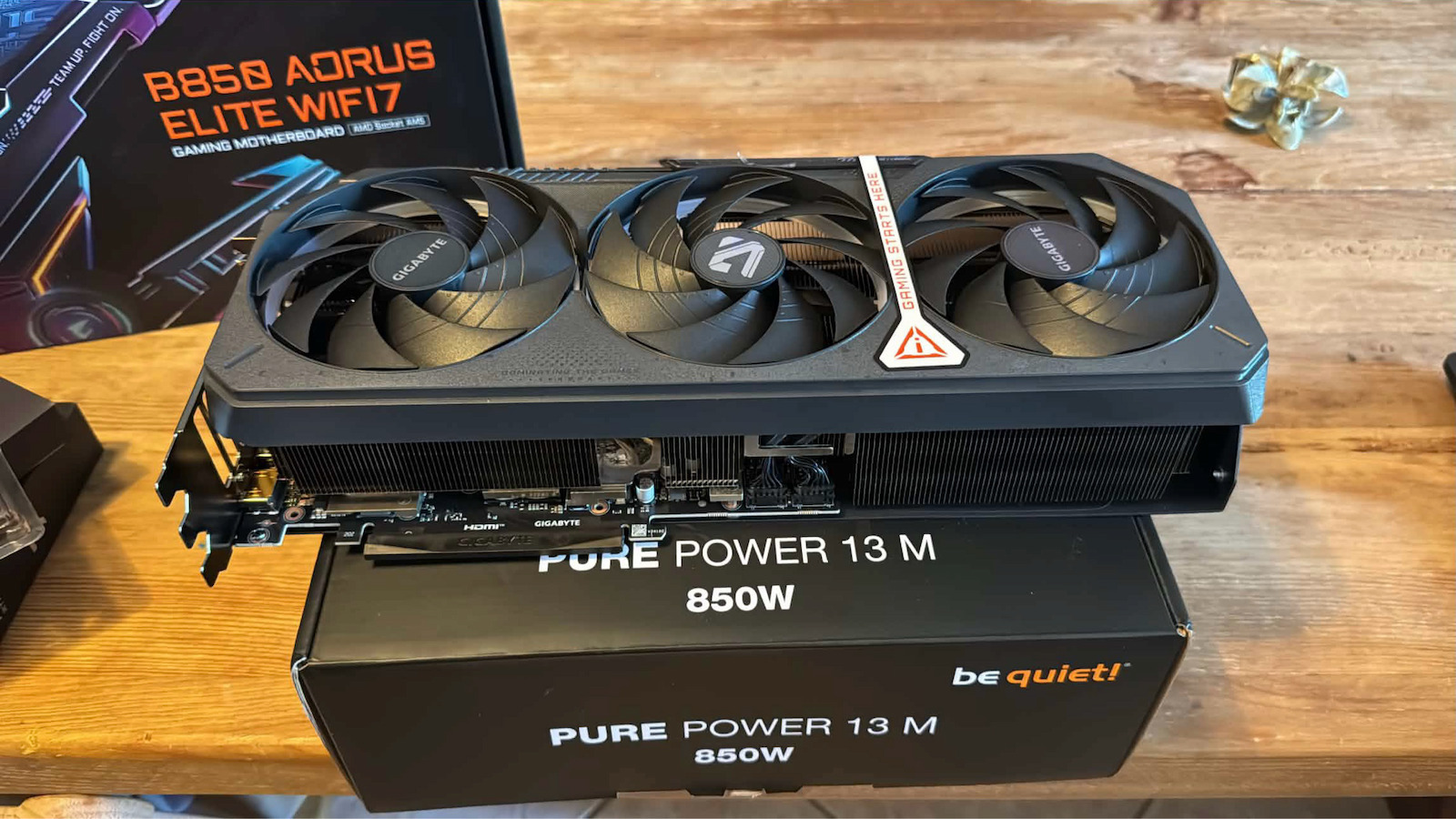 Gigabyte GeForce RTX 5070 Ti 16GB GDDR7 Гейминг OC Видеокарта