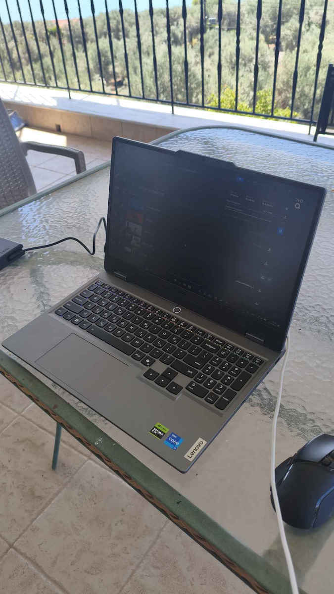 Lenovo LOQ 15IRX10 15.6" IPS FHD 144Hz (i7-13645HX/16GB/1TB SSD/GeForce RTX 5060/No Operating System) With 100W Charger (International English Keyboard)