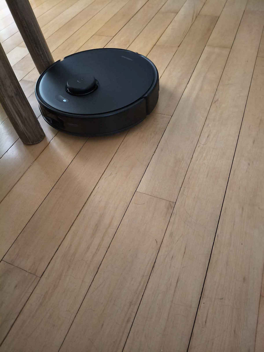 Roborock Qrevo Edge 5V1 Robot Vacuum Cleaner with Laser Mapping & 18500Pa Suction Power Black