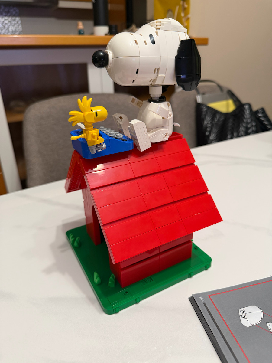 LEGO Ideas Peanuts: Snoopy's Doghouse για 18+ Ετών 964τμχ