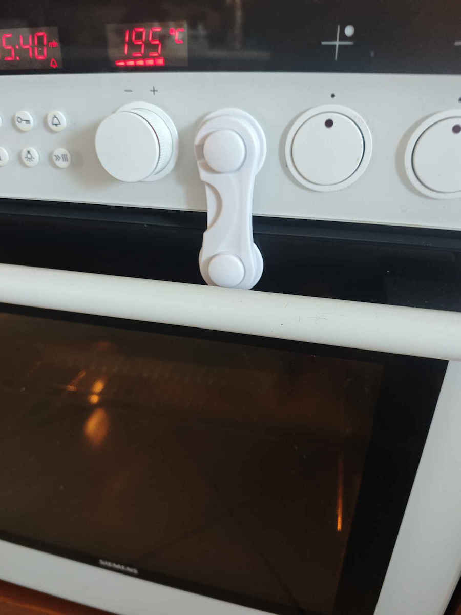Sidirela Schrank- und Schubladensicherung mit Aufkleber aus Kunststoff in Weiß Farbe 10εκ. 2Stück