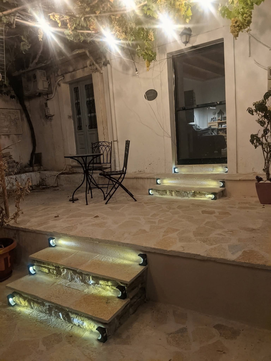 Fd Solar Stair Light Led – 3000k Automatic Light Sensor Waterproof Set of 4 Pieces
