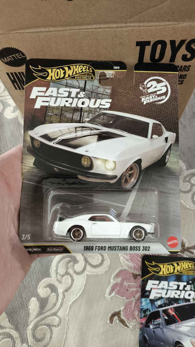 Hot Wheels Premium Количка