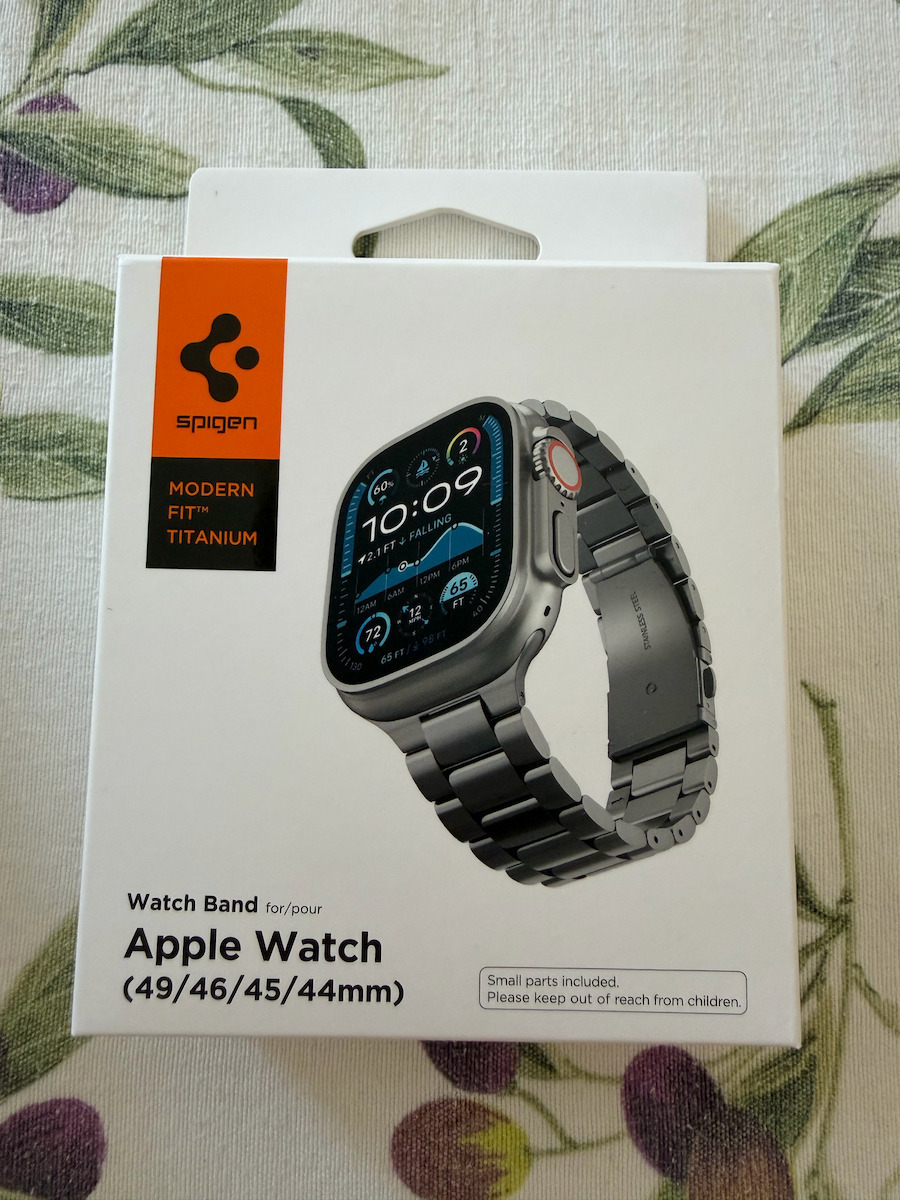 Spigen Modern Fit Каишка Неръждаема стомана Бежов (Apple Watch 49 мм, 46 мм, 45 мм, 44 мм - Spigen)