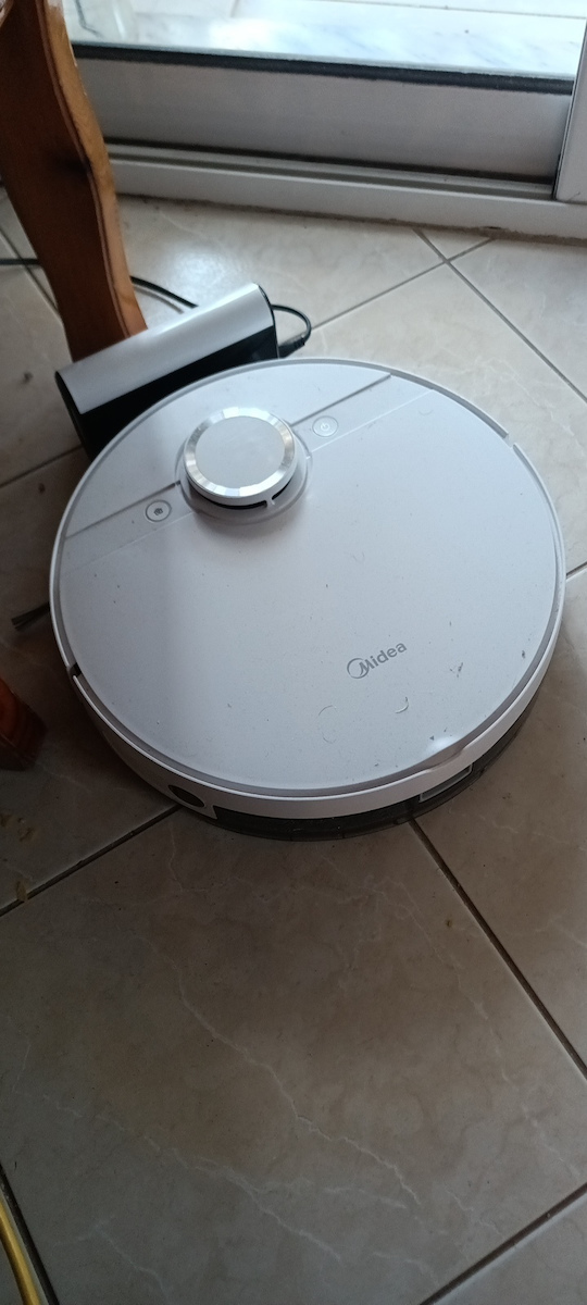Midea M7 Robot Vacuum Cleaner with Laser Mapping and 4000Pa Suction Power Black