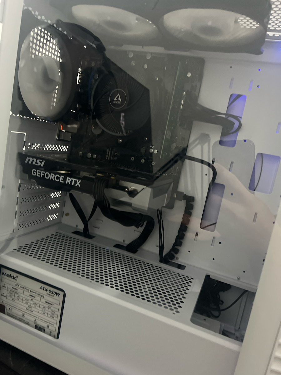 Vengeance Wolf-X1 White Kolink Edition Gaming Desktop PC (Ryzen 7-5700X/16GB DDR4/512GB SSD/GeForce RTX 4060/No OS)