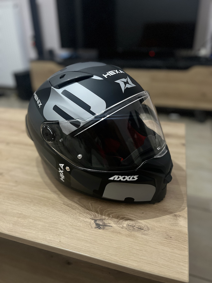 Axxis Fenix White/Grey Gloss Ork C2 Motorradhelm Volles Gesicht DOT / ECE 22.06 mit Sonnenblende