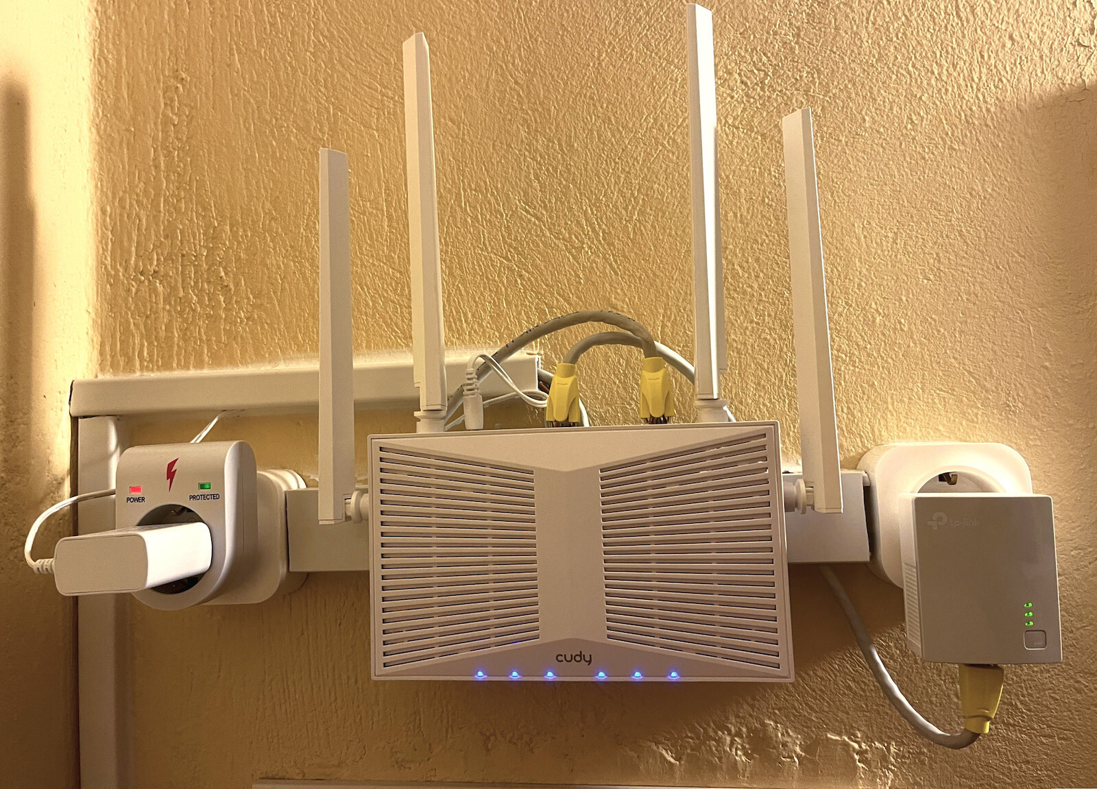 WR3000E v1 Drahtlos Router Wi-Fi 6 mit 4 Anschlüssen Gigabit Ethernet
