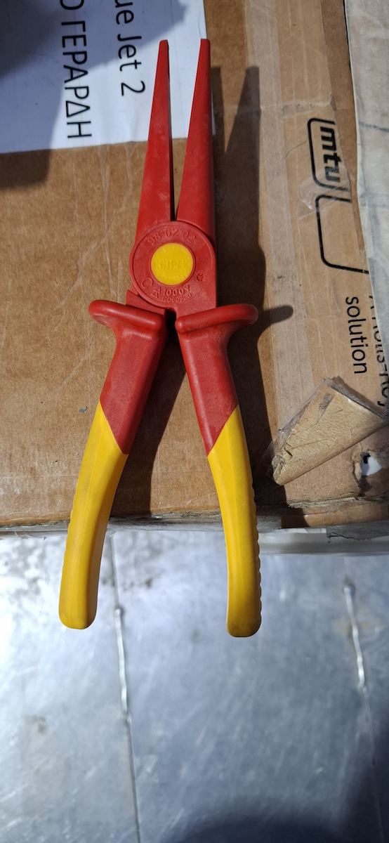 Knipex Cutting Plier Wide Electrician ESD Round Flat Length 220mm