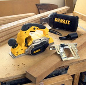 Dewalt Ренде 1050W със Система за Изсмукване