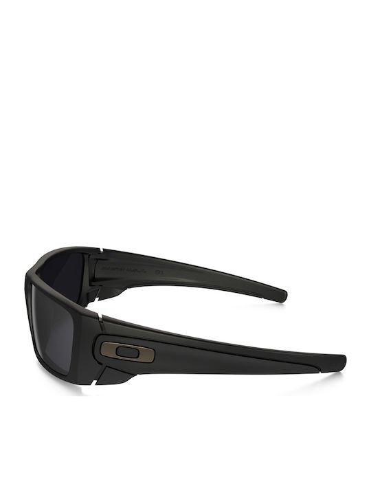 Oakley Fuel Cell Мъжки Слънчеви Очила с Черна Пластмасова Рамка и Черни Поляризирани Стъкла OO9096-05