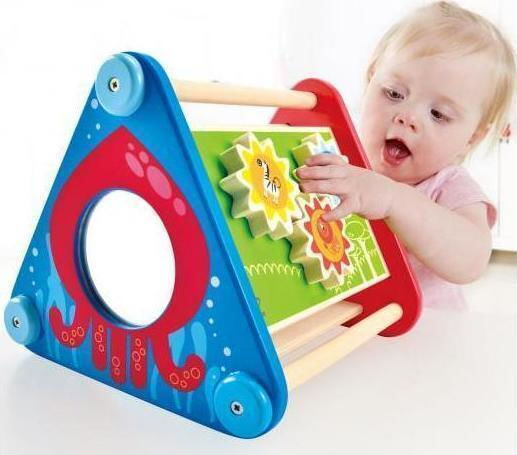 Hape Παιχνίδι Πυραμίδα Take-Along Activity Box από Ξύλο για 10+ Μηνών