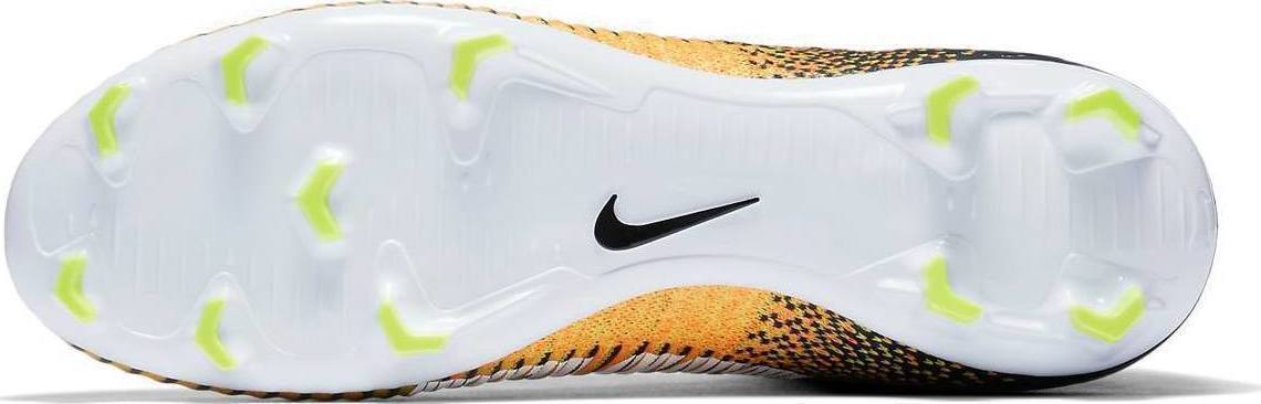 nike mercurial superfly dynamic fit