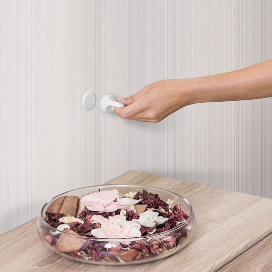 Reer Cabinet & Drawer Lock with Magnet made of Plastic in White Color 3x3cm 1pcs