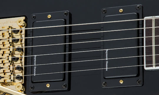 Jackson X Series Rhoads with Yellow Bevels Електрическа Китара Flying V с HH Конфигурация на Пикапите Черно