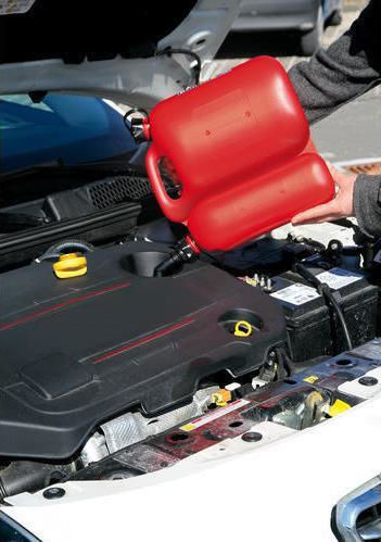 Lampa Fuel Can Double Position Plastic Jerry Can with Extension Tube 8.3L Red