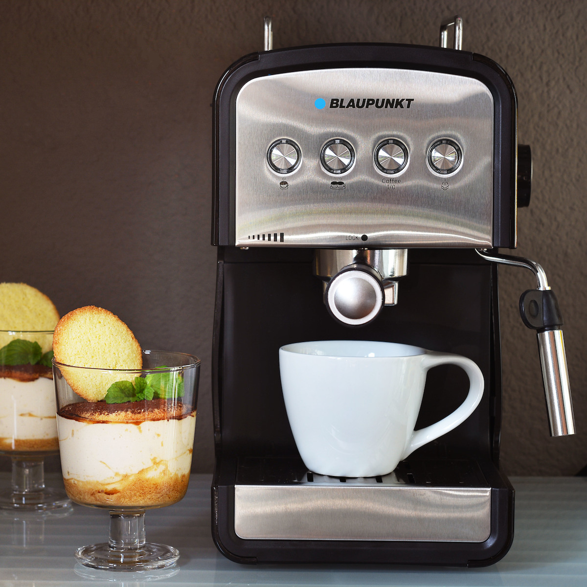 Blaupunkt CMP401BK Μηχανή Espresso 850W Πίεσης 15bar Skroutz.gr