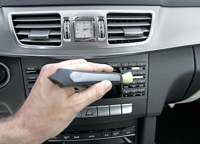 Lampa Dashboard Duster 2in1 Pinsel Reinigung für Kunststoffe im Innenbereich - Armaturenbrett Auto 1Stück