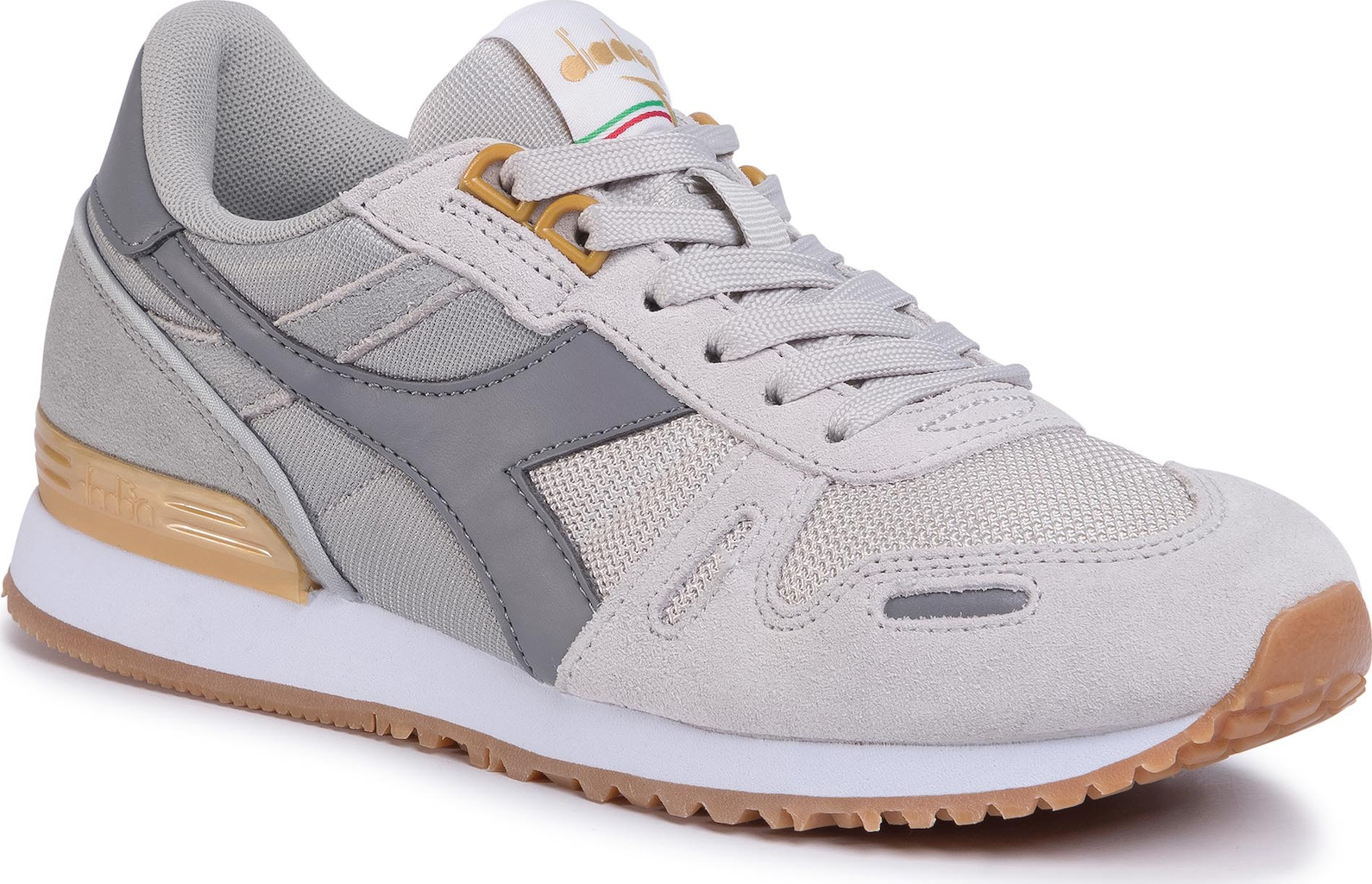 diadora titan leather