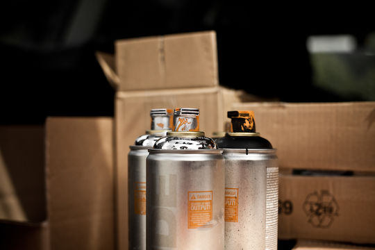 Montana Cans Spray Farbe Ultra Wide mit Satin,σατεν Effekt Silberchrom 750ml