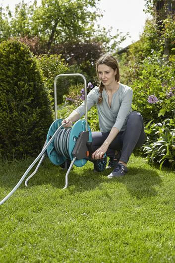Gardena Classic Aquaroll Wheeled Garden Hose Box for Hose up to 20m with Rewind Handle