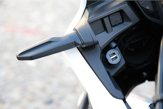 Lampa Fast Car Charger 2.7A Fast Charging with 2xUSB-A Ports
