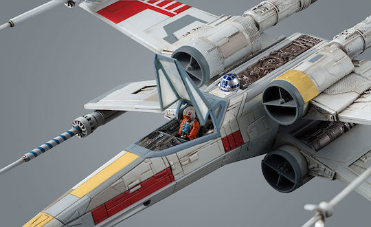 Revell Star Wars: X-Wing Starfighter Modeling Figure Airplane Red in Scale 1:72 with Glue and Paints 10cm.