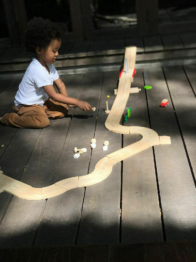 Plan Toys Plan Toys Spielzeugautos & Rennstrecken Straßenset mit Zubehör für 3+ Jahre