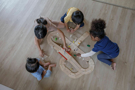 Plan Toys Plan Toys Spielzeugautos & Rennstrecken Straßenset mit Zubehör für 3+ Jahre
