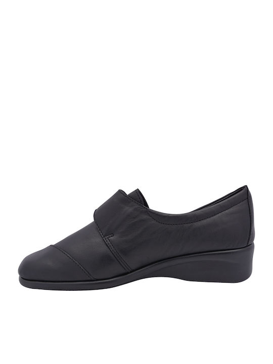 697-19526 Leather Women's Moccasins in Black Color