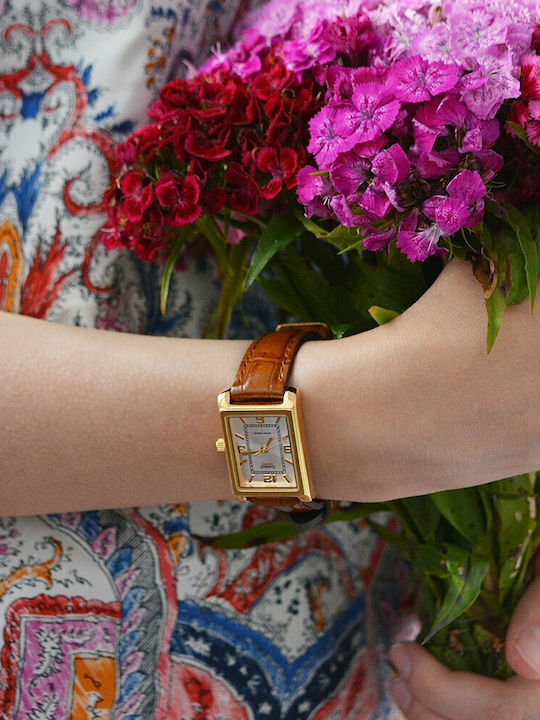 Casio Класически Кварцов Часовник с Кожена Каишка