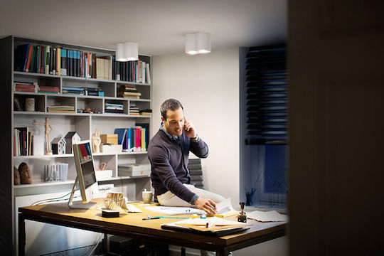 Philips Pillar Doppel Spot mit Fassung GU10 in Weiß Farbe