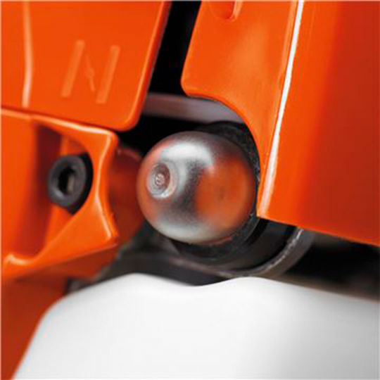 Husqvarna 122C Benzină în doi timpi Tăietor de iarbă De umăr / de mână