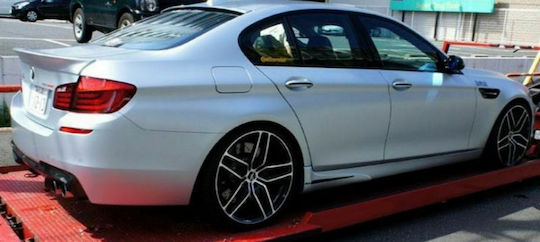 Спойлер на багажника от пластмаса BMW 2010