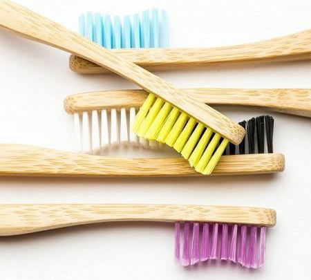 The Humble Co. Humble Brush Adult Οδοντόβουρτσα Medium Μπεζ
