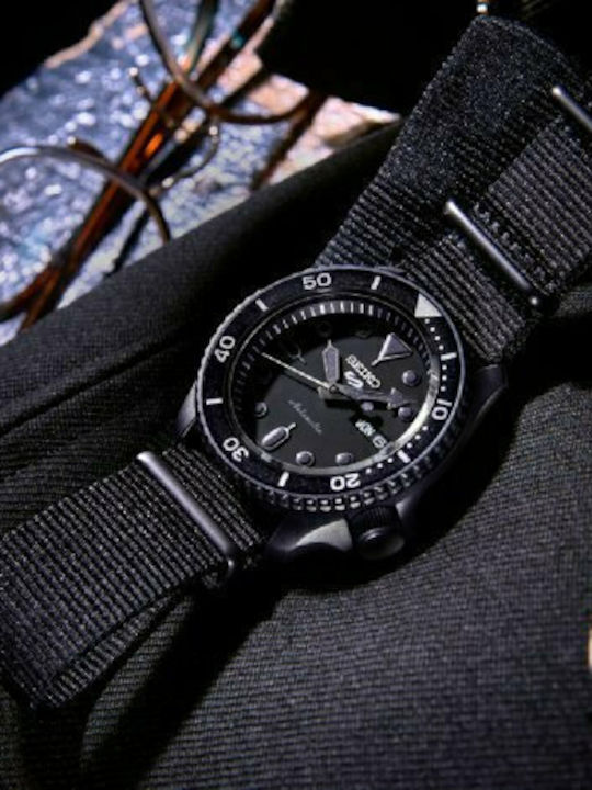 Seiko 5 Sports Street Style Ανδρικό Ρολόι 43mm Αυτόματο με Μαύρο Υφασμάτινο Λουράκι