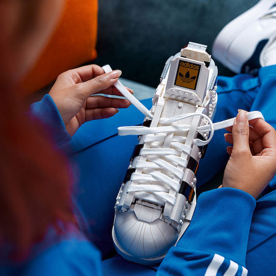 LEGO Icons Adidas Originals Superstar За Възраст 18+ Бройки 731
