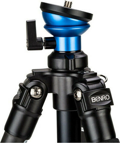 Benro Aluminum Tripod with S2 PRO 60mm Flat Base Video Head Video-Stativ