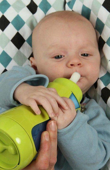 Iiamo Plastic Baby Bottle Go Anti-Colic with Silicone Nipple for 0+, 0+ m, months Green Green-Blue 180ml