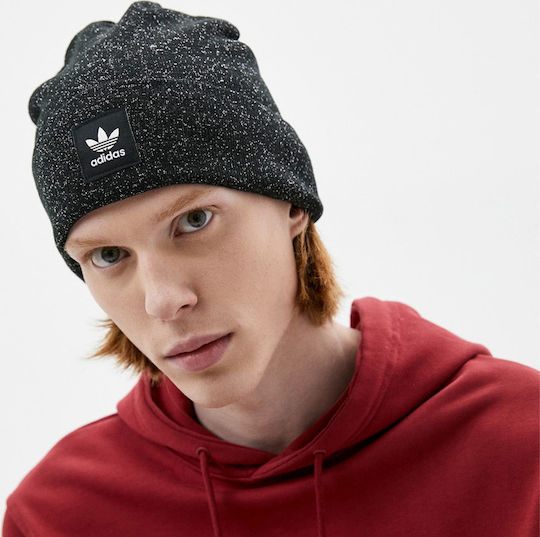 Beanie Beanie Knitted in Black color