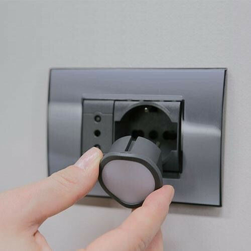 Legrand Επαναφορτιζόμενο LED Φωτιστικό Νυκτός Πρίζας με Φωτοκύτταρο