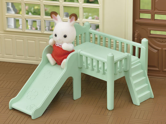 Epoch Toys Sweet Raspberry Home Familii Sylvanian pentru 3+ Ani 10 cm