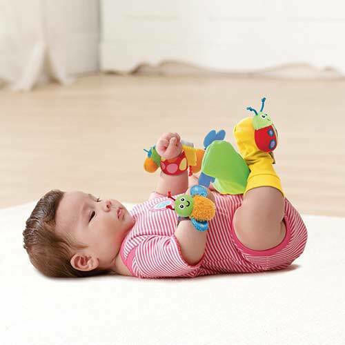 Lamaze Βρεφικό Παιχνίδι Gardenbug Foot Finder & Wrist Rattle Set από Ύφασμα με Ήχους για Νεογέννητα