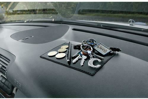 Lampa Ultra Grip Car Anti-Slip Fabric 17.5x11cm